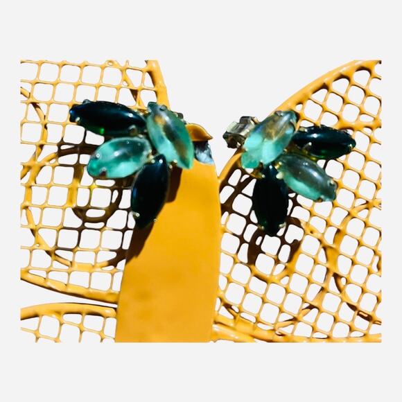 Vintage Green Rhinestone Clip Earrings - Picture 1 of 4